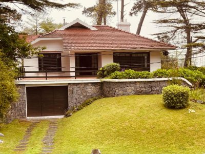 Alquiler de verano, casa, 3 dormitorios mas dep, Cantegril, Punta del Este