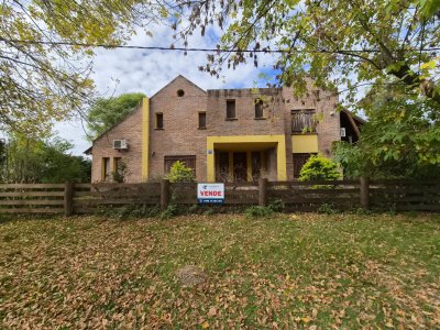 CASA EN EXCELENTE CONDICIONES, LISTA PARA INGRESAR