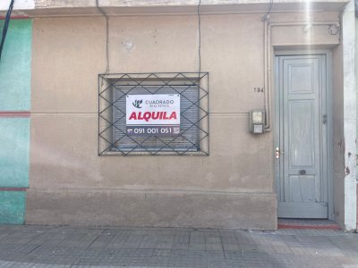 - PROXIMO INGRESO - CASA A 3 CUADRAS DE LA RAMBLA