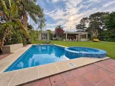 PUNTA DEL ESTE RINCON DEL INDIO CASA 4 DORMITORIOS PISCINA CLIMATIZADA