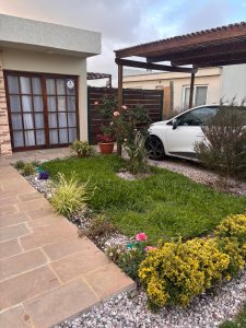 PUNTA DEL ESTE BARRIO CERRADO A MINUTOS DE LA PENINSULA Y DE LA BARRA