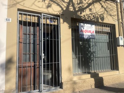 LOCAL COMERCIAL EN MUY BUENA UBICACION