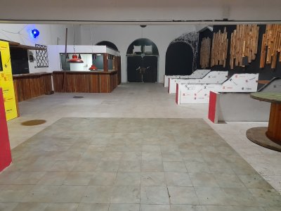 MALDONADO CENTRO AMPLIO LOCAL DE 300 M2 