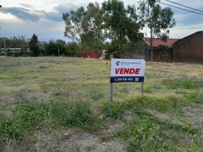 terreno en muy linda esquina en la ciudad de Florencio Sanchez