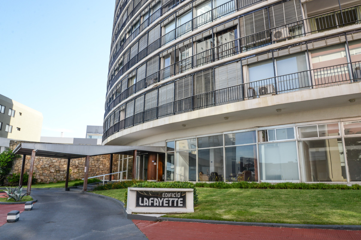 Lafayette 