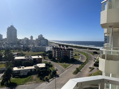 Apartamento en la brava piso alto