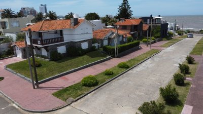 CASA RECICLADA EN PENINSULA  PROXIMA AL FARO.