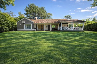 CASA EN VENTA EN BARRIO PRIVADO