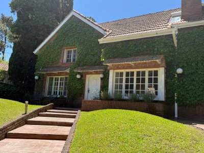 CASA EN PINARES ALQUILER DE TEMPORADA