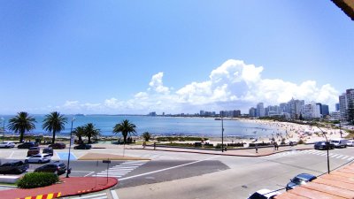 Venta Apto 2D Península Punta frente al mar con espectacular vista 