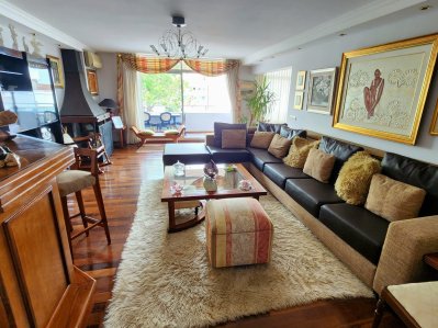 VENTA DE HERMOSA, SÓLIDA Y LUMINOSA PLANTA A METROS DE LA RAMBLA DE MALVÍN