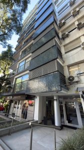 Venta apartamento sobre Av. Brasil con gran living, 2 dormitorios, 3 baños y buen garage 