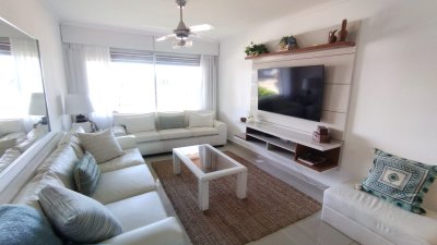 Venta Apto 3D Península Punta frente a playa Mansa 