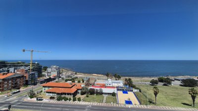 ESTUPENDO APARTAMENTO EN VENTA SOBRE RAMBLA DE POCITOS