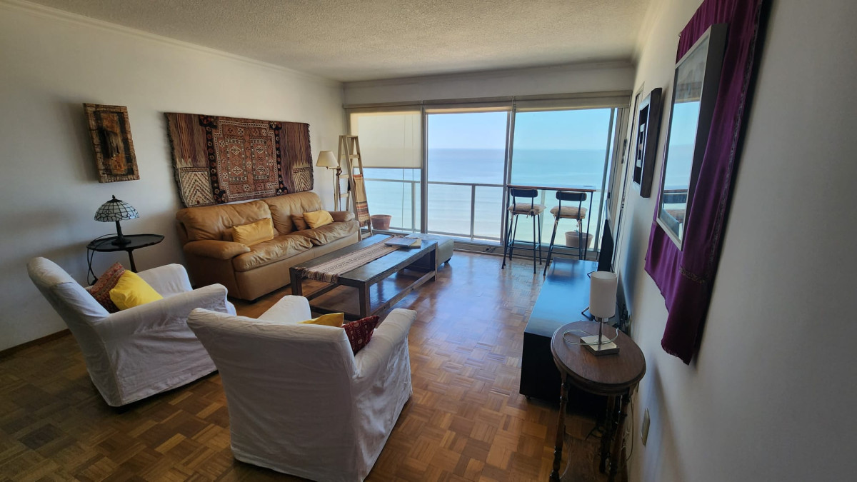 HERMOSO Y CALIDO APARTAMENTO EN ALQUILER FRENTE A LA RAMBLA DE POCITOS