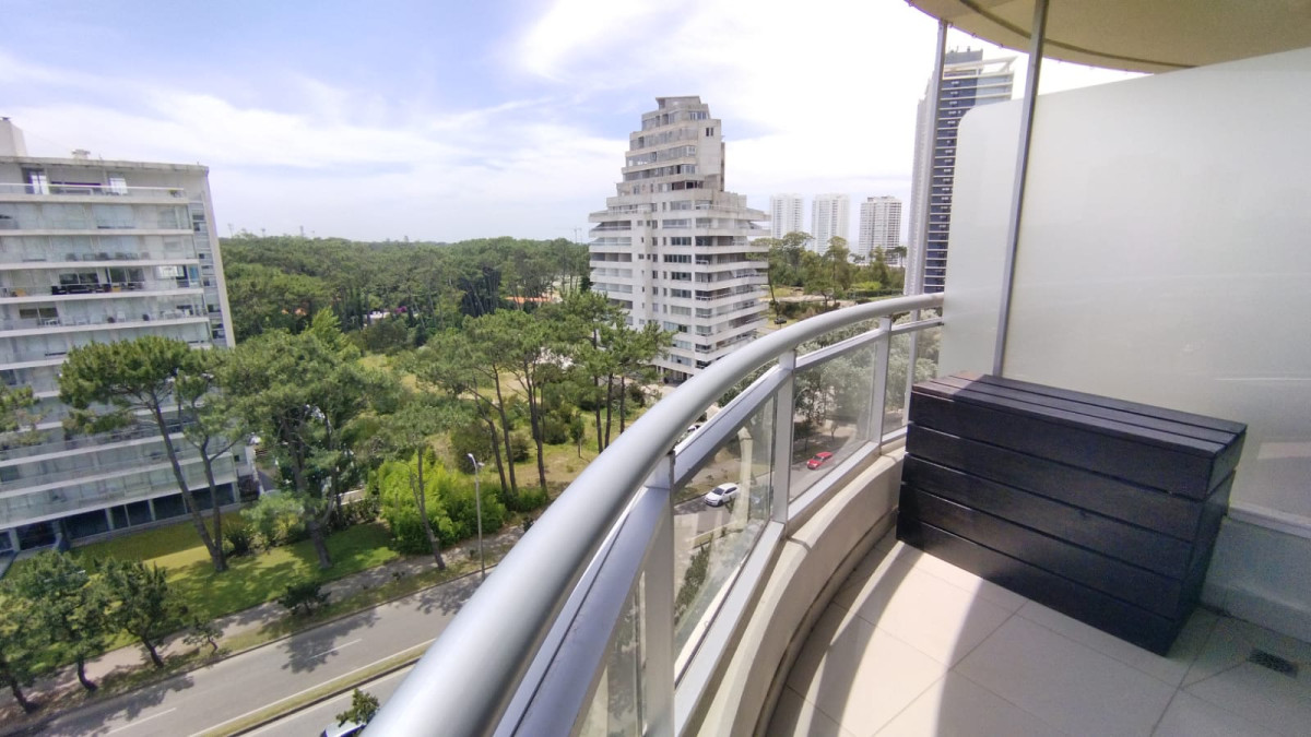 Alquiler Anual Apto 3D Brava Punta con Amenities 