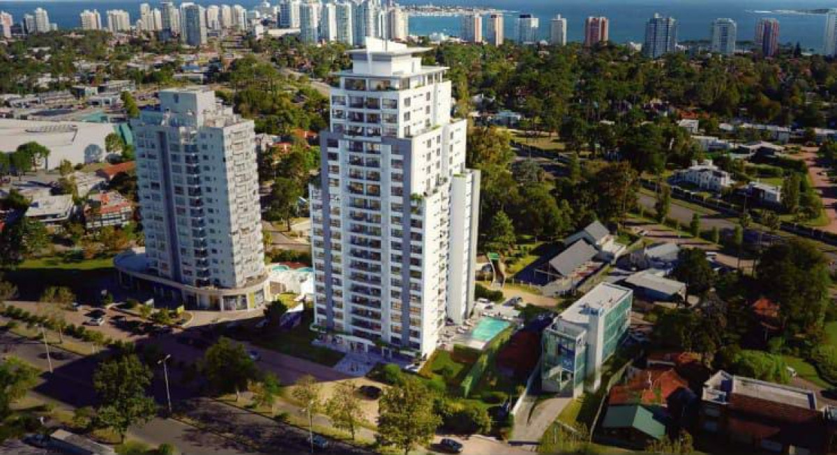 Venta Apto 2D Mansa Punta con Amenities en pozo 