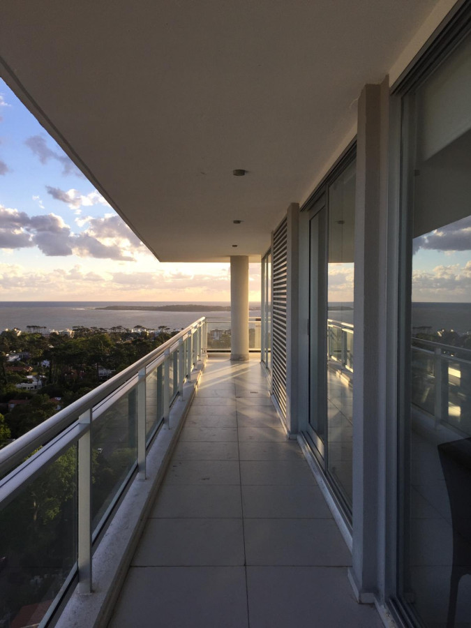 Venta espectacular Penthouse Punta Roosevelt 2D con Amenities 