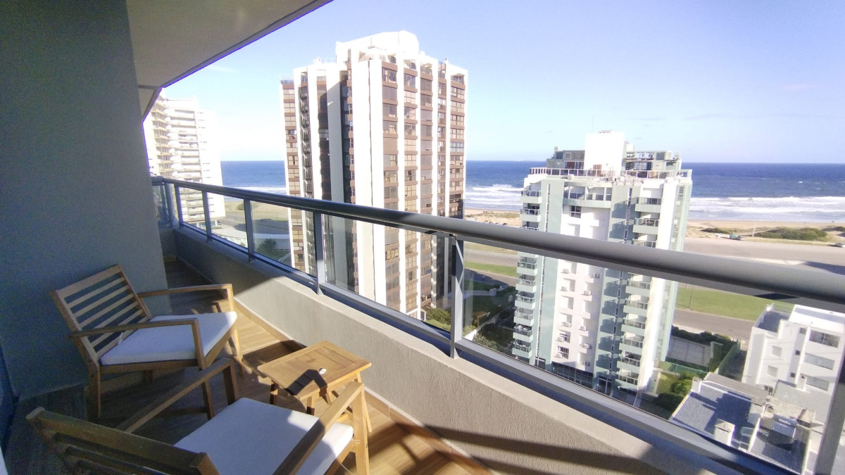 Venta Apto 2D Brava Punta con Amenities 