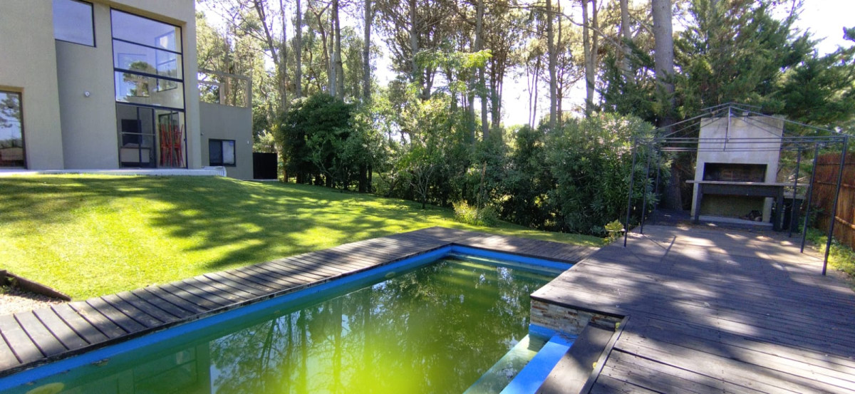 Alquiler Anual Casa 5D Brava Punta con Piscina 