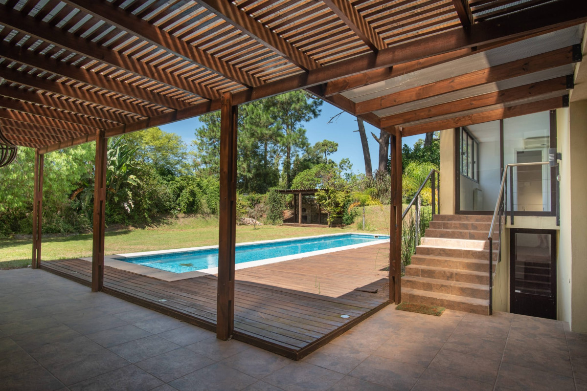 Venta Casa Barrio Privado Punta 3D dep serv Piscina Barbacoa 