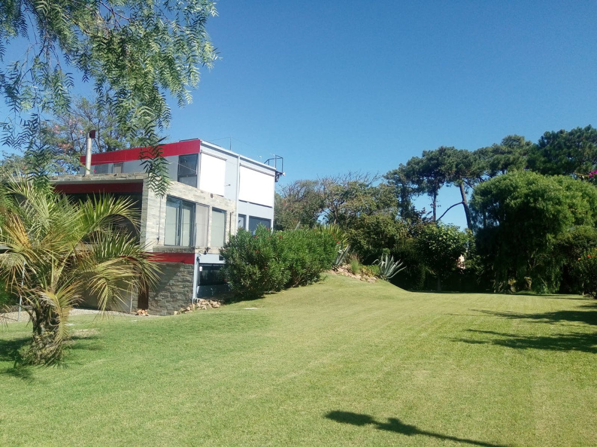 Venta Casa Punta Rincón del Indio 3D 2 suites Apto.Huspedes prox mar 