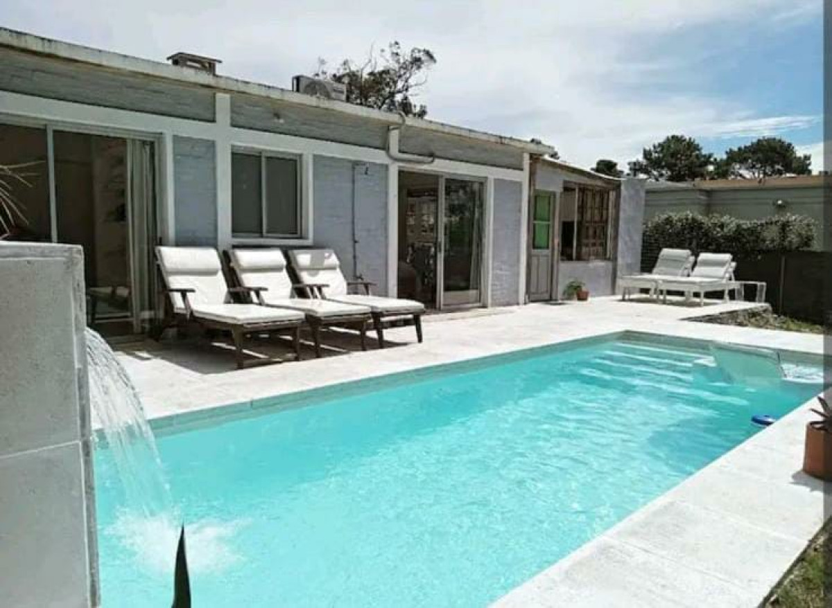 Alquiler de Temporada moderna Casa 4D Lucano Punta con Piscina climatizada y Barbacoa 
