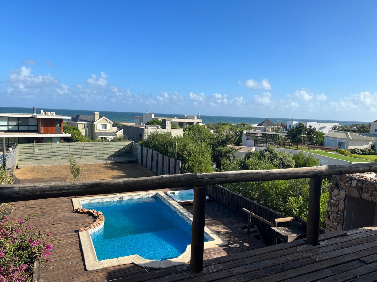 Alquiler de Temporada Casa 5D Montoya Punta con Piscina y vista al mar 
