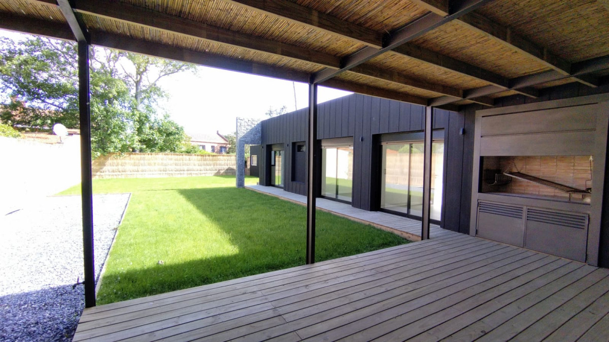 Venta Casa 4D a estrenar Golf Punta a metros del mar 