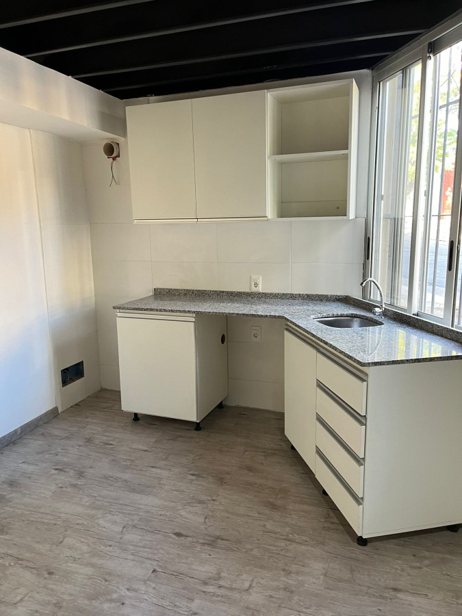 Venta Casa Reducto 1 Dormitorio y medio a estrenar