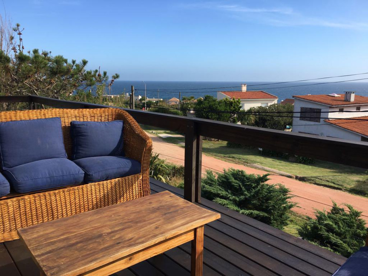 Venta y Alquiler temporada Casa 5D Manantiales Punta con Piscina y vta al mar