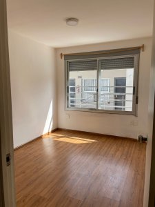 Venta Ap. Pocitos 1 Dormitorio CON RENTA prox.Facultad Economía