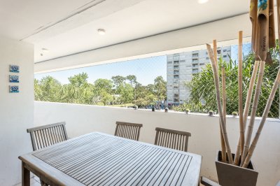 DEPARTAMENTO EN VENTA EN ROOSEVELT - 2 DORMITORIOS - EXCELENTE SOL - JARDINES DEL COUNTRY