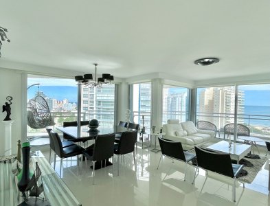 DEPARTAMENTO EN PLAYA MANSA EN VENTA - SUNRISE - 3 DORM EN SUITE + DEP.
