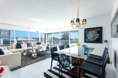 Apartamento Reciclado - 3 Dormitorios - Torre Plaza - Peninsula