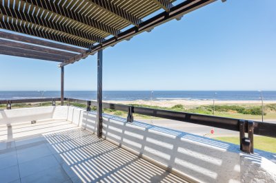 Apartamento Frente al Mar Playa Brava - 3 Dormitorios y Dependencia - Dunas del Golf