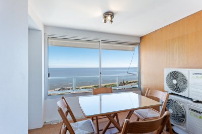 APARTAMENTO EN VENTA DE 1 DORMITORIO Y MEDIO FRENTE AL MAR - PLAYA MANSA - COMPLEJO LINCOLN CENTER