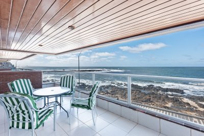 Edificio Carmel - Apartamento de 3 Dorm y Dependencia - Punta del Este