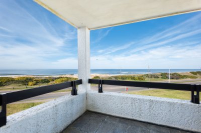 Apartamento Frente al Mar Playa Brava - 3 Dormitorios y Dependencia - Dunas del Golf