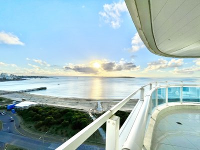 Millenium Tower En Venta - Piso Alto Esquinero - 3 Dormitorios + Dependencia - 