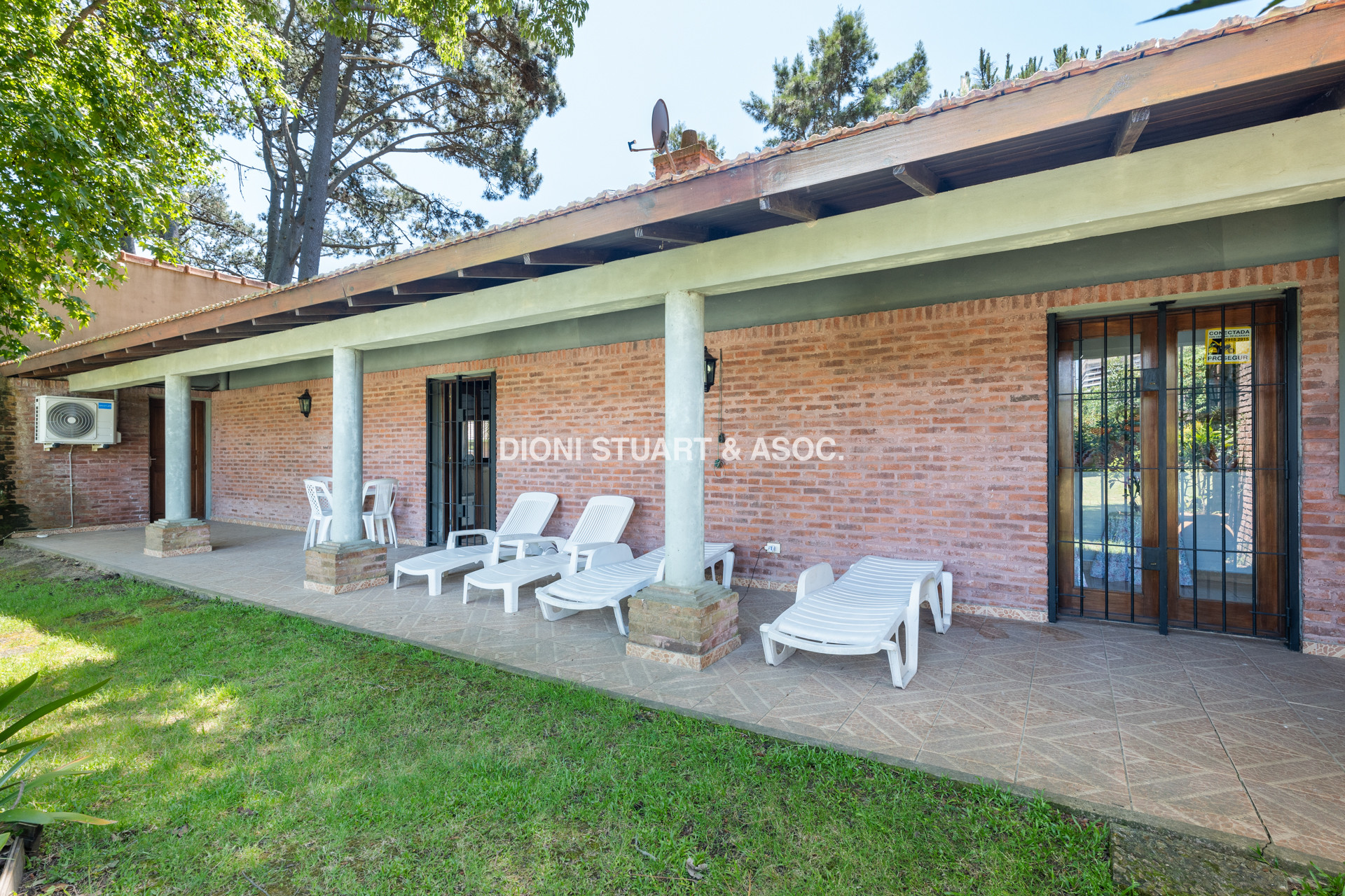 CASA EN VENTA EN CANTEGRIL CON 3 DORMITORIOS Y DEPENDENCIA + PISCINA