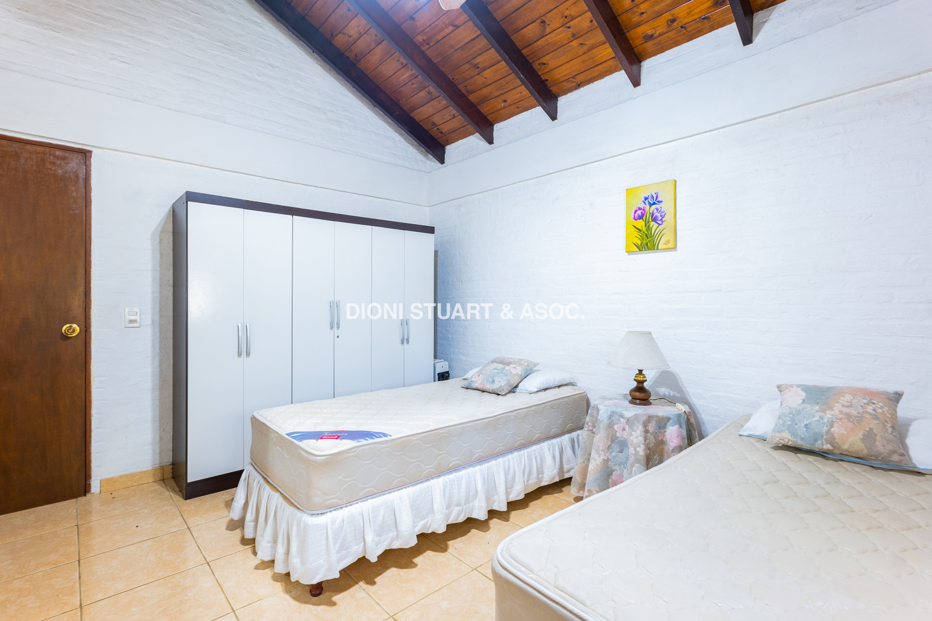 CASA EN VENTA EN CANTEGRIL CON 3 DORMITORIOS Y DEPENDENCIA + PISCINA