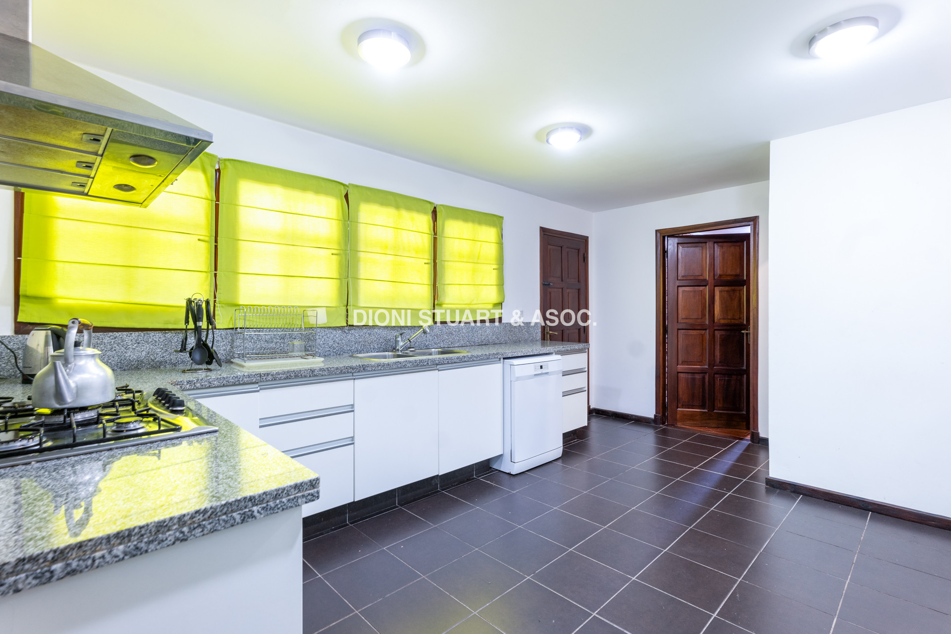 CASA EN VENTA PRIMERA LINEA PLAYA BRAVA