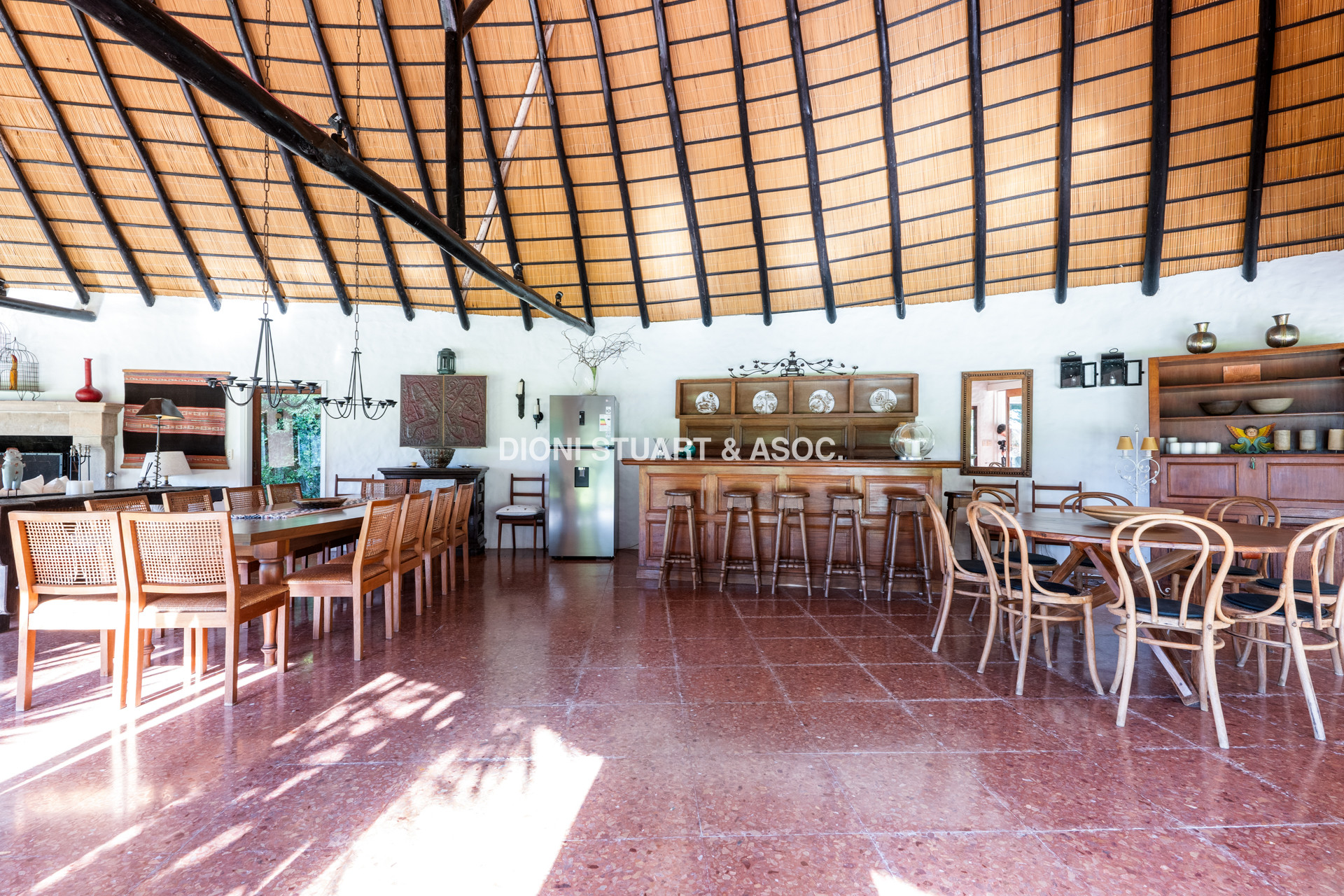 IMPONENTE CASA EN PLAYA BRAVA - ELEGANCIA Y CONFORT