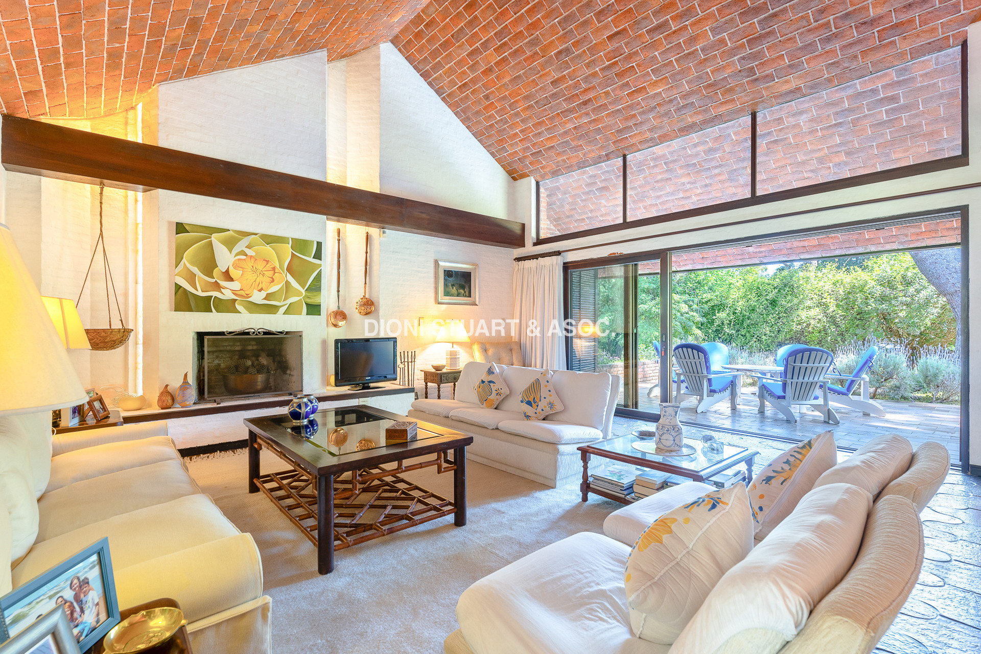 CASA EN EL GOLF DE 6 DORMITORIOS - EXCELENTE CONSTRUCCIÓN