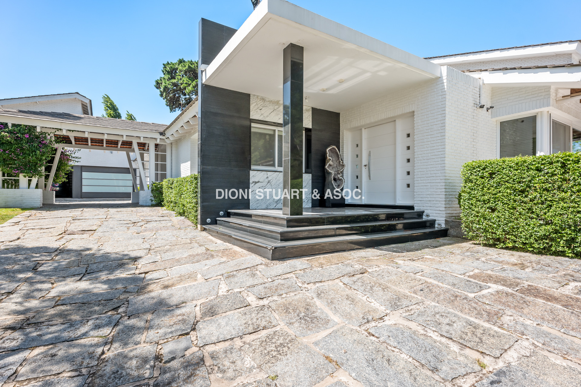 MEGA CASA EN EL GOLF - IMPESIONANTE