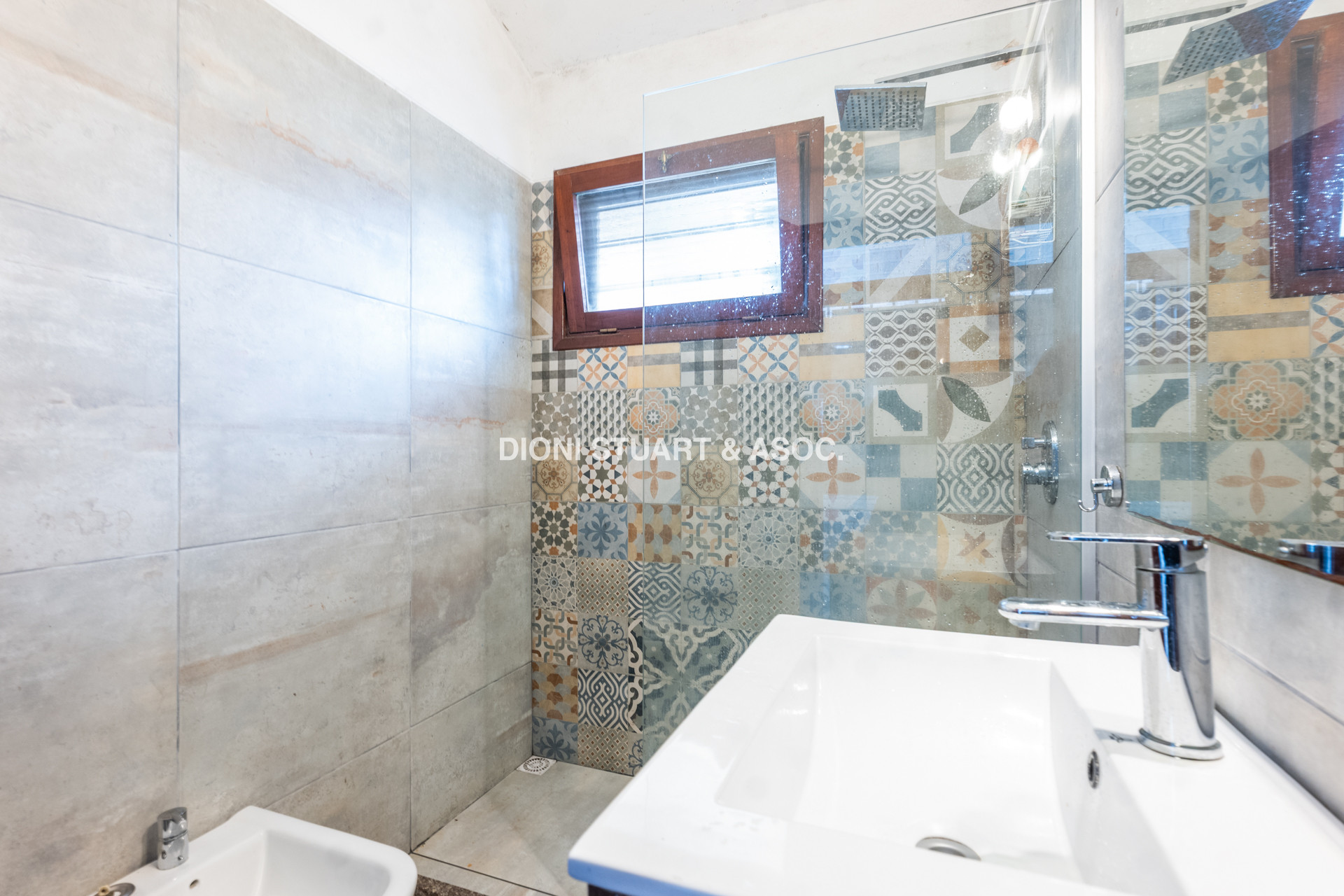CASA EN VENTA CERCA DEL MAR PLAYA MANSA - 3 DORMITORIOS