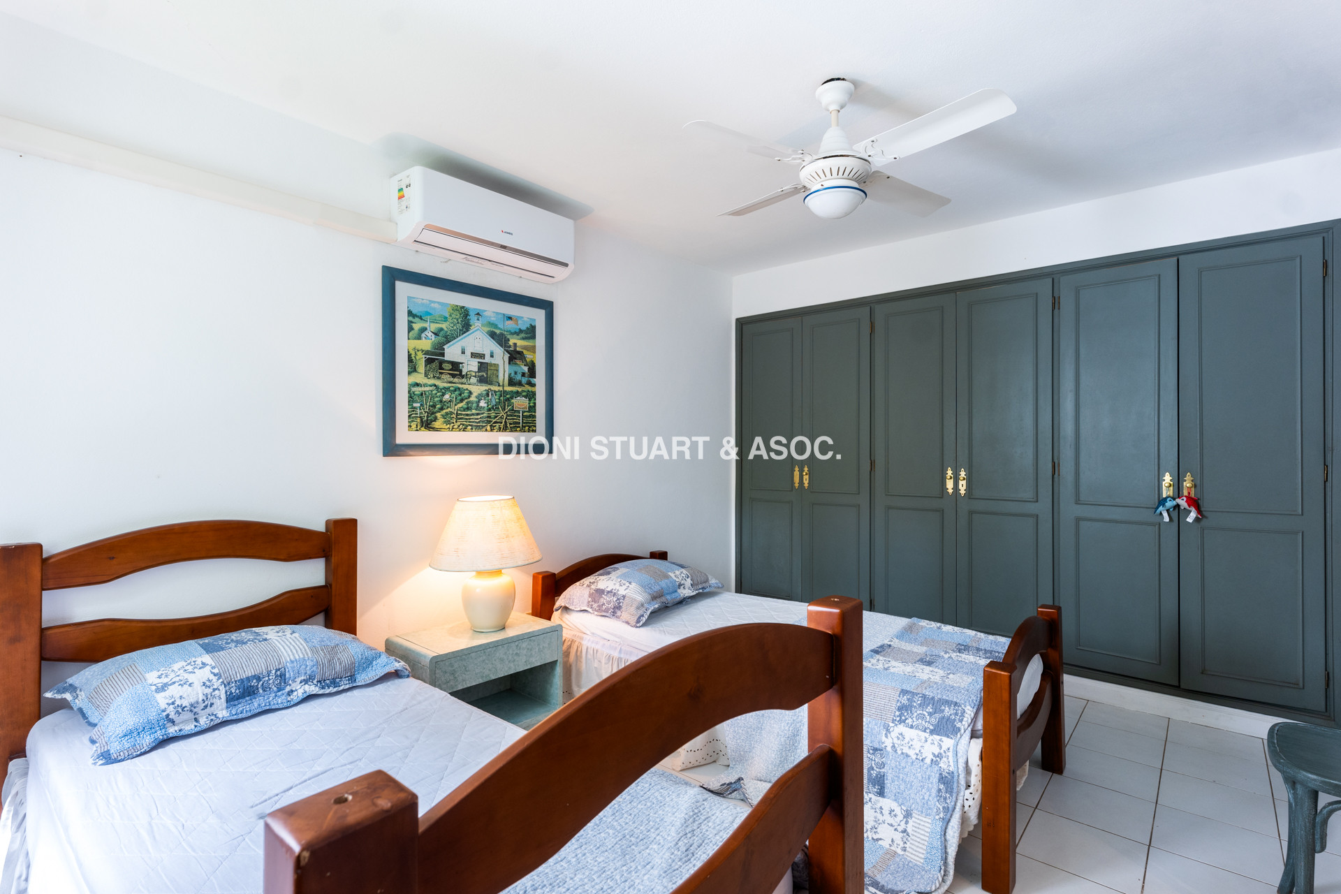 CASA EN VENTA EN EL GOLF CON 8 DORMITORIOS EN SUTIE