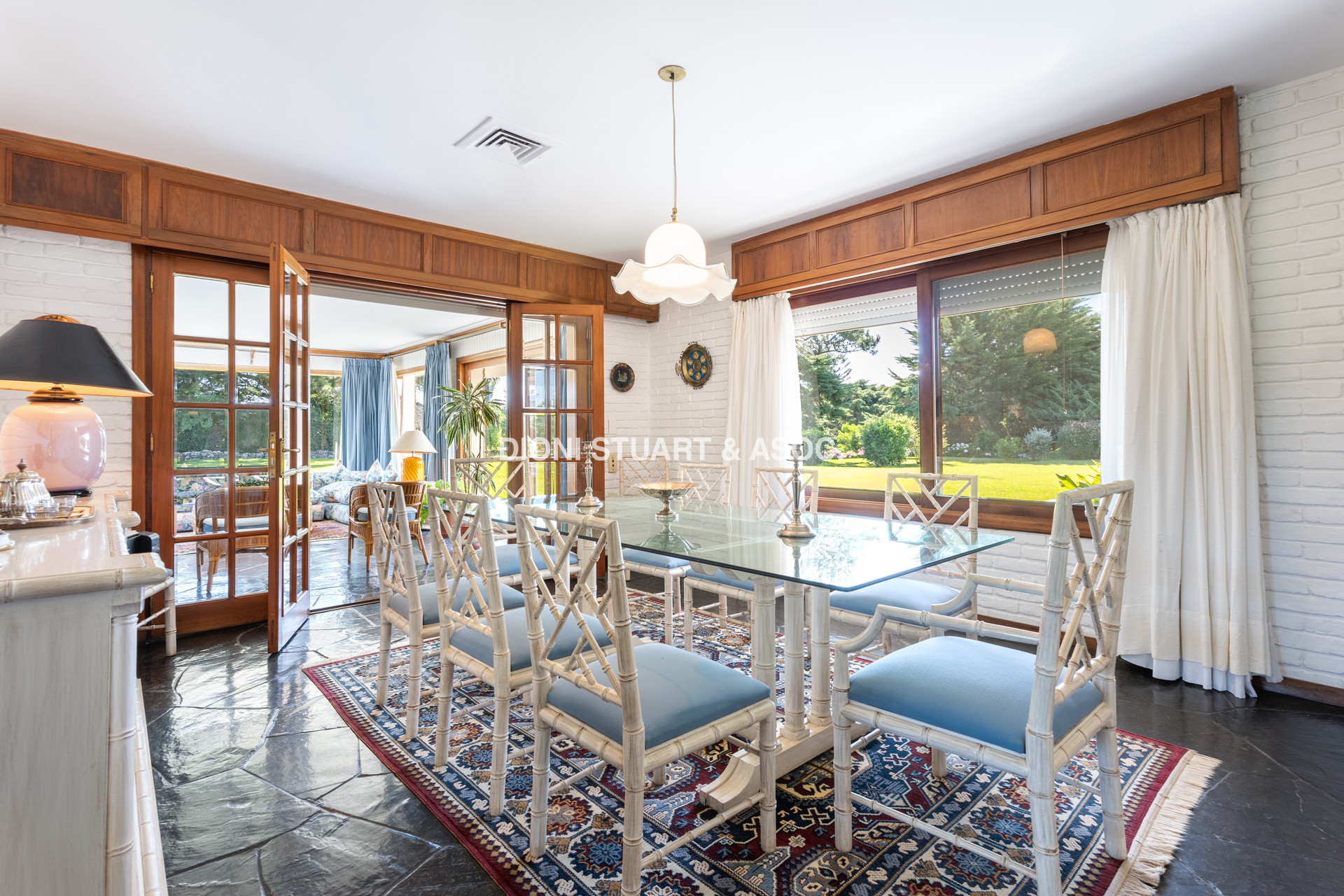 CASA EN VENTA EN PINARES - SUPER TERRENO Y MEGA CONSTRUCCIÓN
