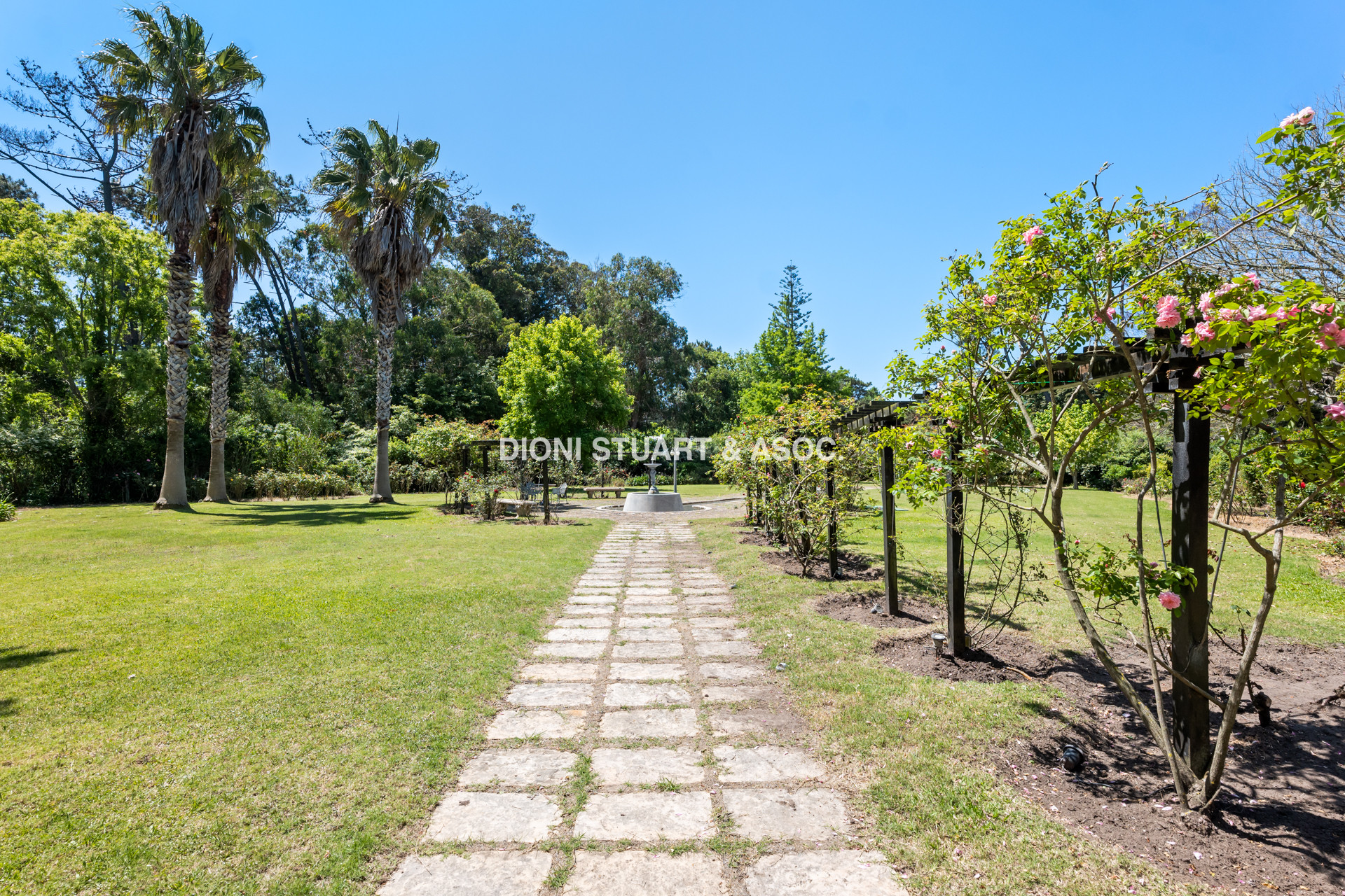 CASA EN VENTA EN EL GOLF - INCREIBLE